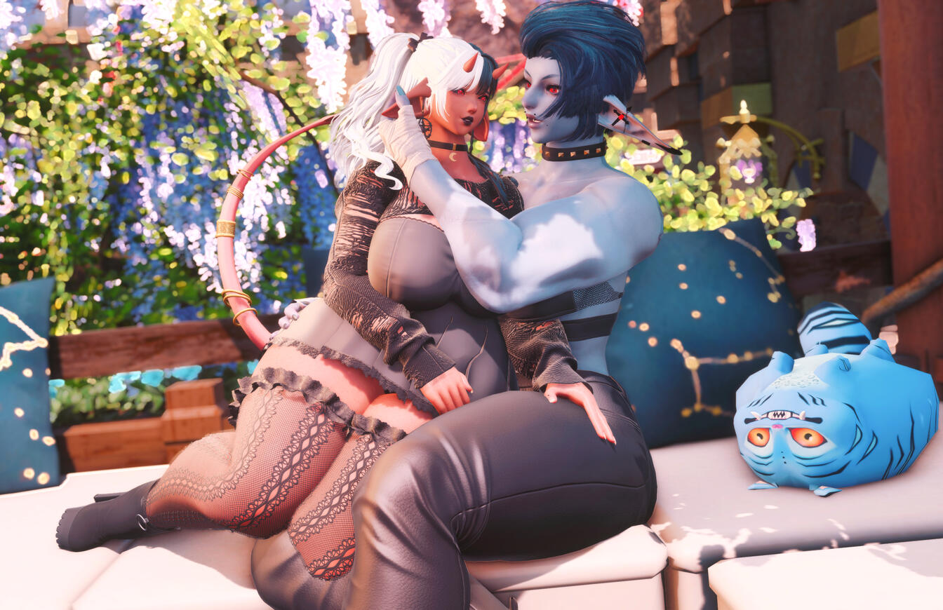 Lilyana &amp; Darlene - Bigears